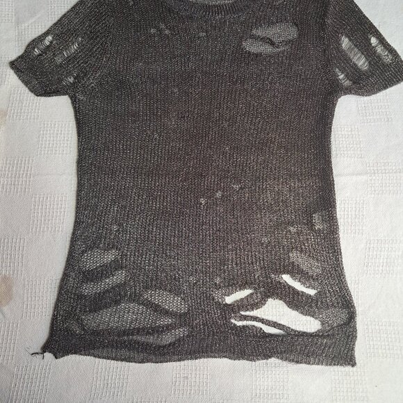 Distressed blouse - Picture 2 of 3